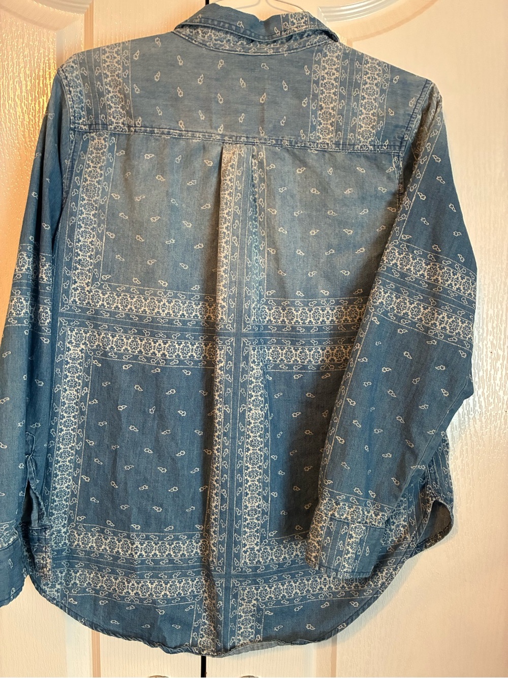 Mossimo Supply Co. Blue Bandana-Print Button-Up Shirt - Picture 4 of 4